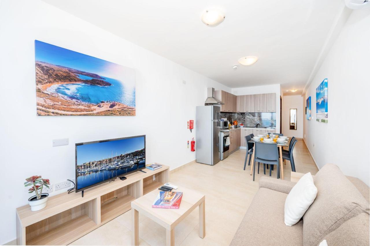 Islet Promenade Seafront Family Apartment With 2 Balconies By Getawaysmalta Σεντ Πόλς Μπέι Εξωτερικό φωτογραφία