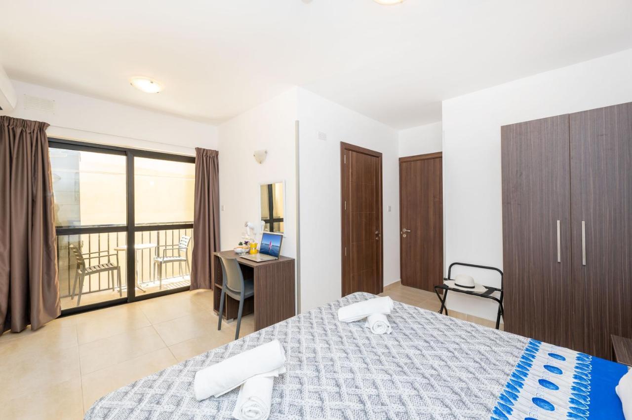 Islet Promenade Seafront Family Apartment With 2 Balconies By Getawaysmalta Σεντ Πόλς Μπέι Εξωτερικό φωτογραφία