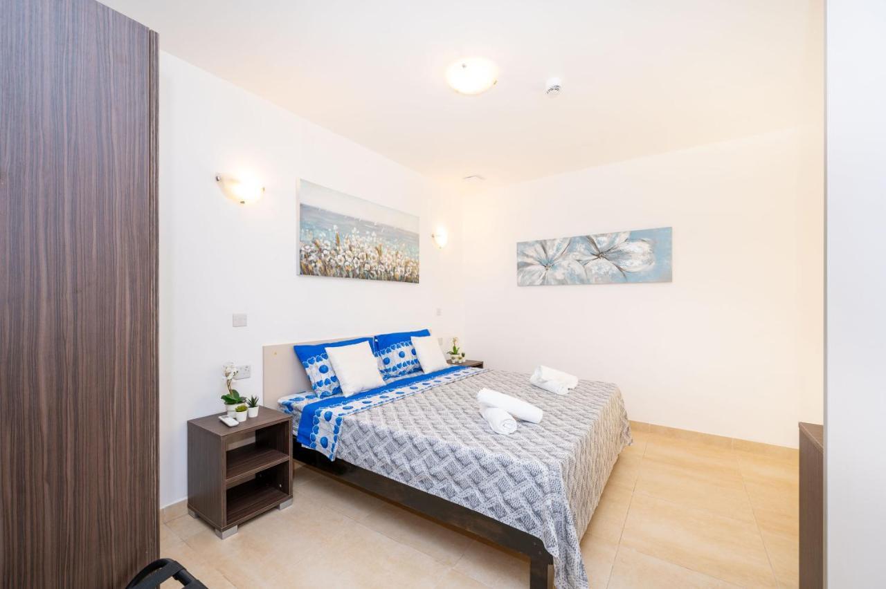 Islet Promenade Seafront Family Apartment With 2 Balconies By Getawaysmalta Σεντ Πόλς Μπέι Εξωτερικό φωτογραφία