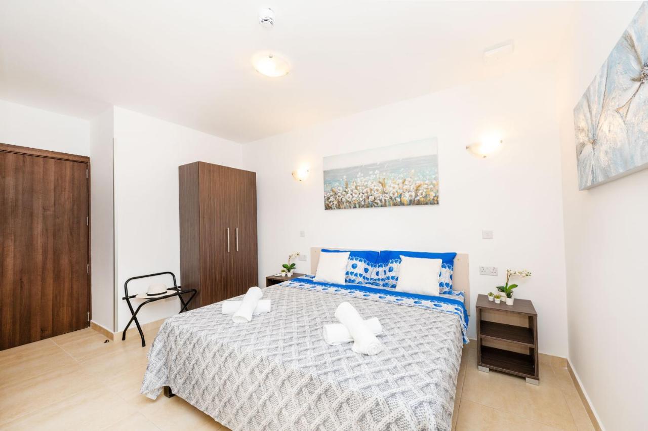 Islet Promenade Seafront Family Apartment With 2 Balconies By Getawaysmalta Σεντ Πόλς Μπέι Εξωτερικό φωτογραφία