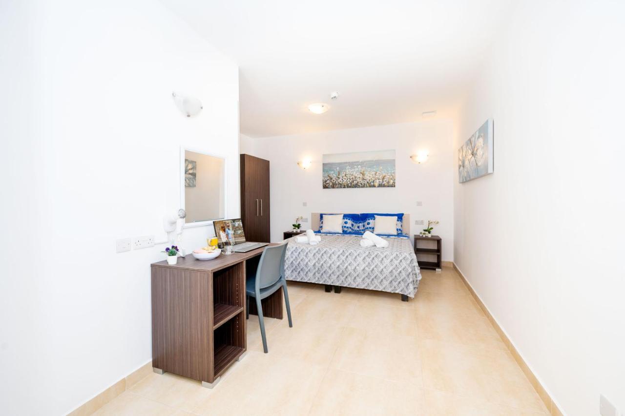 Islet Promenade Seafront Family Apartment With 2 Balconies By Getawaysmalta Σεντ Πόλς Μπέι Εξωτερικό φωτογραφία