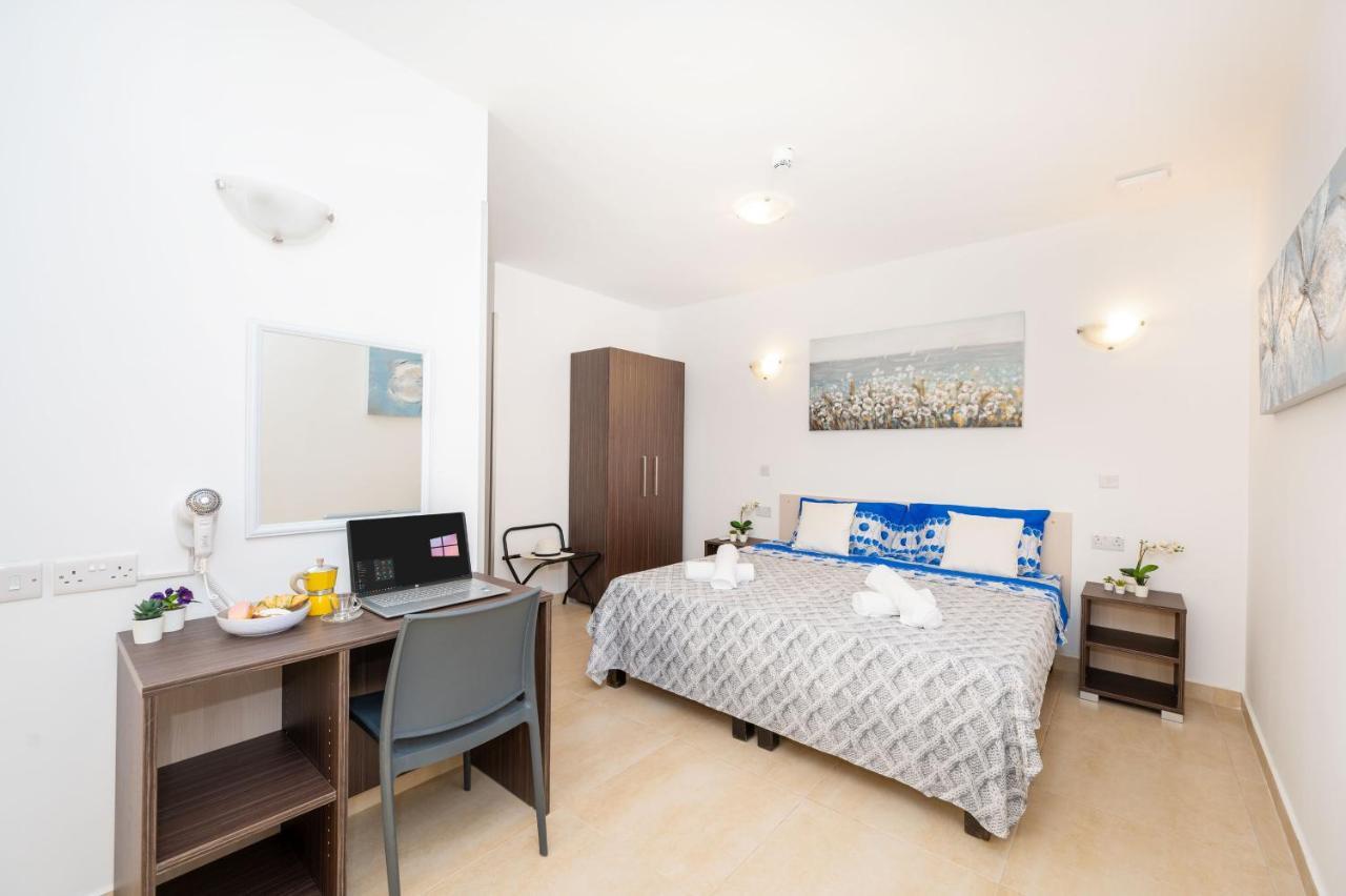 Islet Promenade Seafront Family Apartment With 2 Balconies By Getawaysmalta Σεντ Πόλς Μπέι Εξωτερικό φωτογραφία